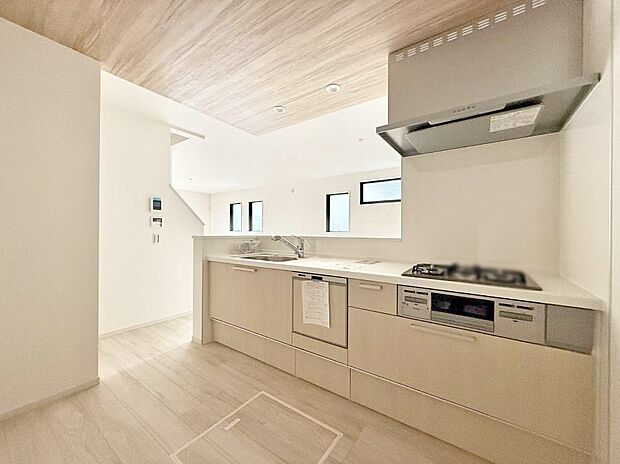 ■シンプルで機能的、毎日使いやすいキッチン