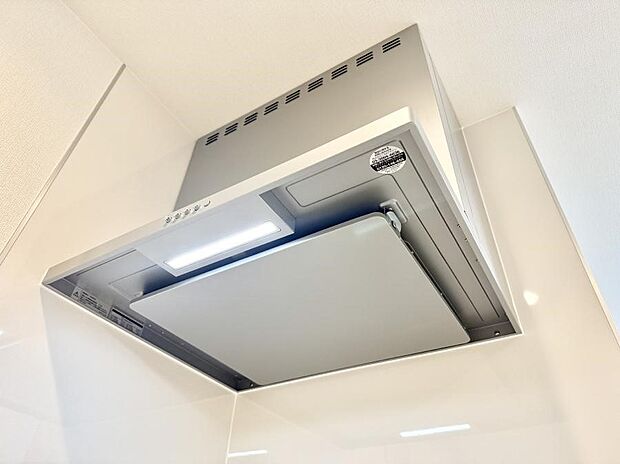 ■フードに覆われている為、匂いが換気扇に誘導され、効率的に排煙ができます