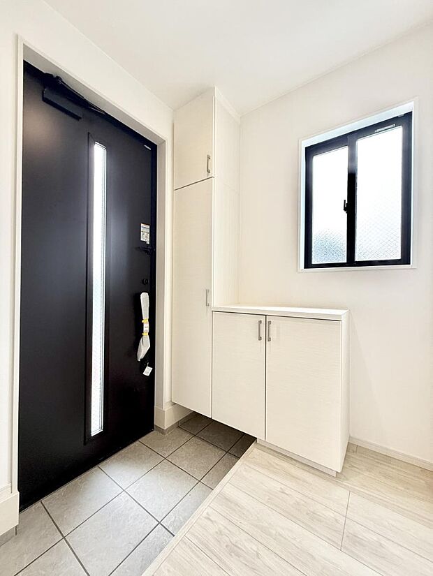 ■ 毎日を気持ちよく迎える、明るく温もりのある玄関