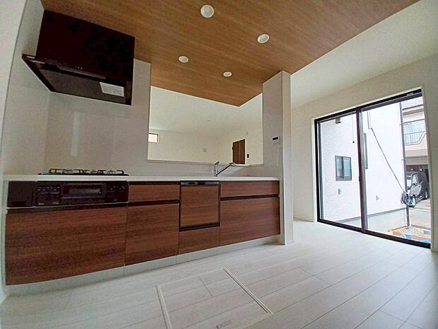 ■家族の絆を深める、温もりのあるキッチン