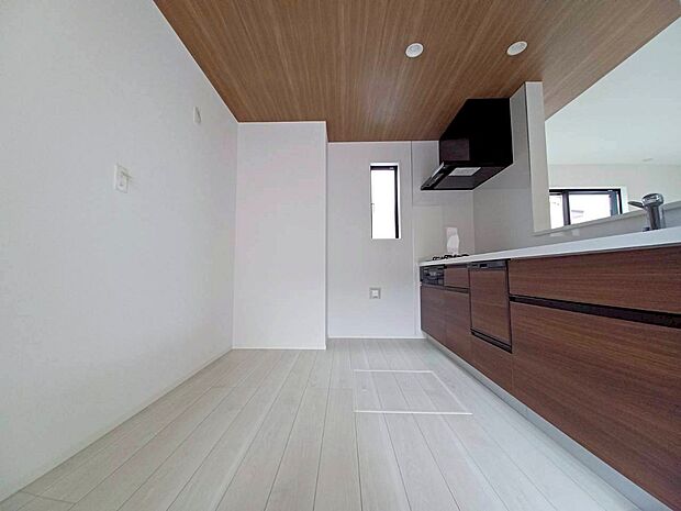 ■シンプルで美しく心地よい時間を生むキッチン空間