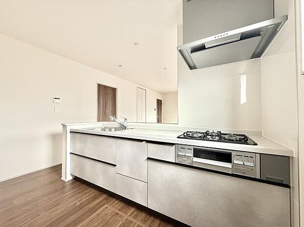 ■シンプルで機能的、毎日使いやすいキッチン