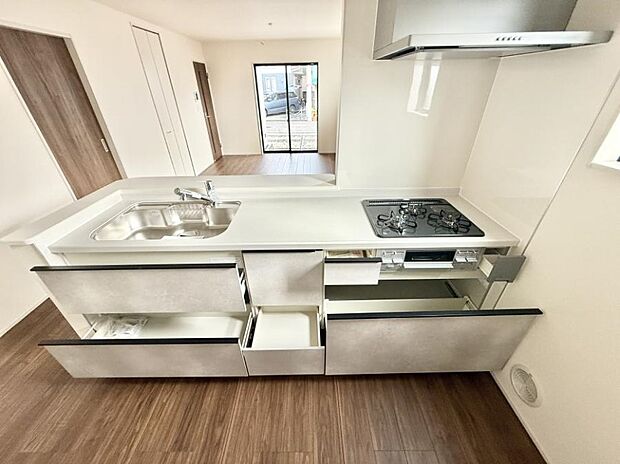 ■家族の絆を深める、温もりのあるキッチン