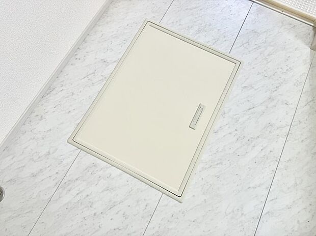 ■季節物など簡単に収納でき便利