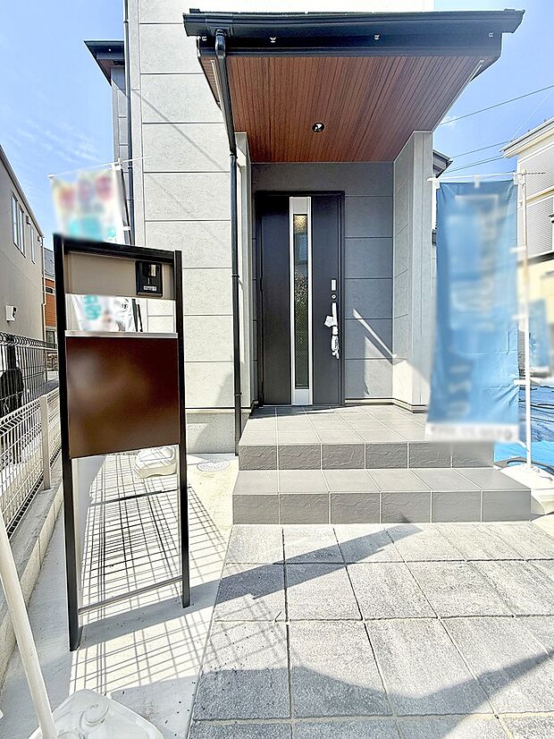 ■ 家族とゲストをやさしく迎える、心温まる玄関