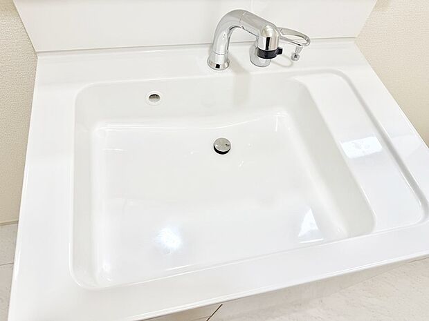 ■手洗いや顔を洗う時も快適に使える便利なシャワー