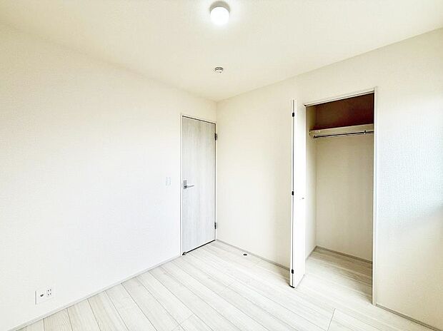 3号棟 ■落ち着いた色合いのお部屋で穏やかな時間を楽しめます