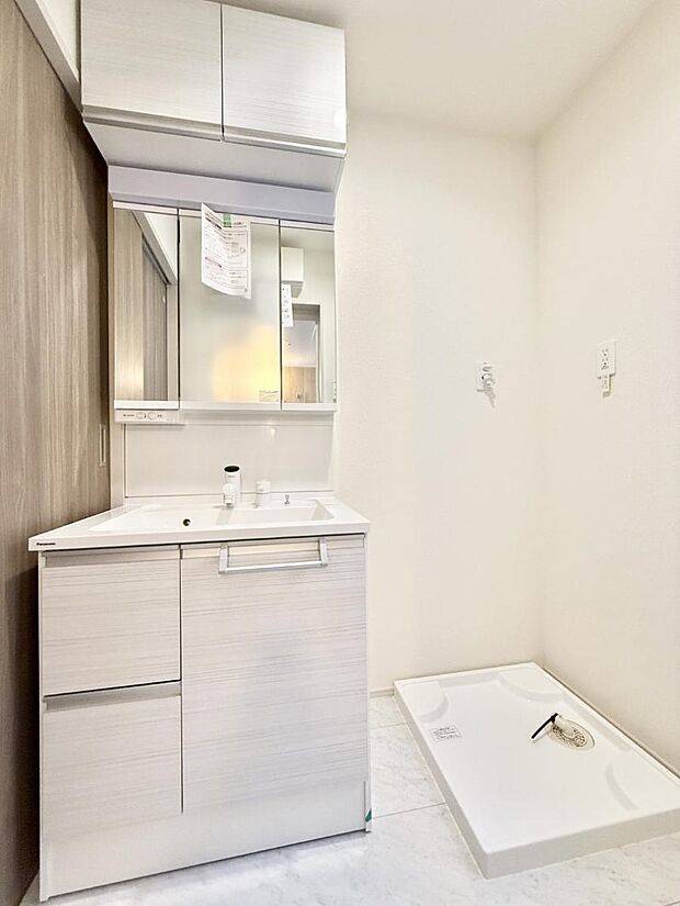 ■明るい洗面所は毎朝の歯磨きも楽しくできちゃいそうです♪