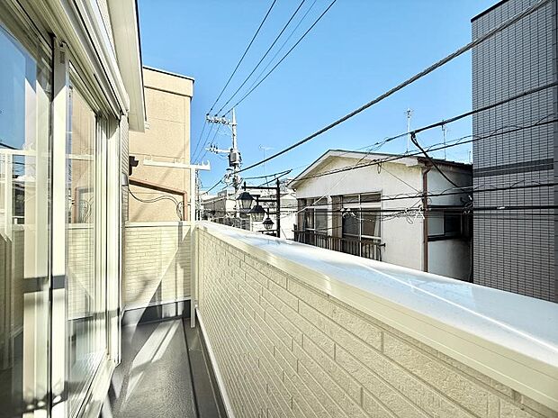 ■ 自然を身近に感じる、開放的なバルコニー