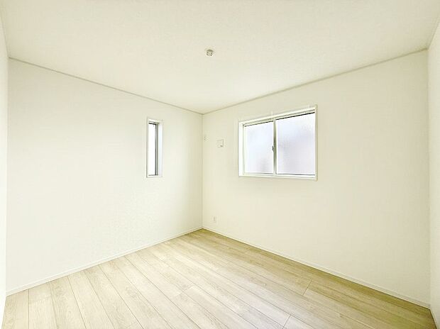 ■落ち着いた雰囲気のお部屋で心が安らぐ空間