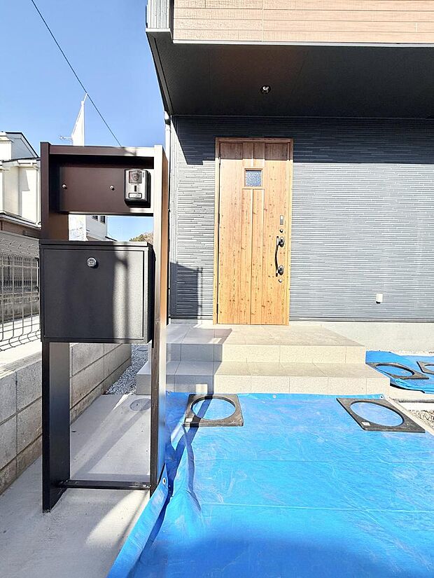 ■ 心地よい暮らしへとつながる、温かい玄関