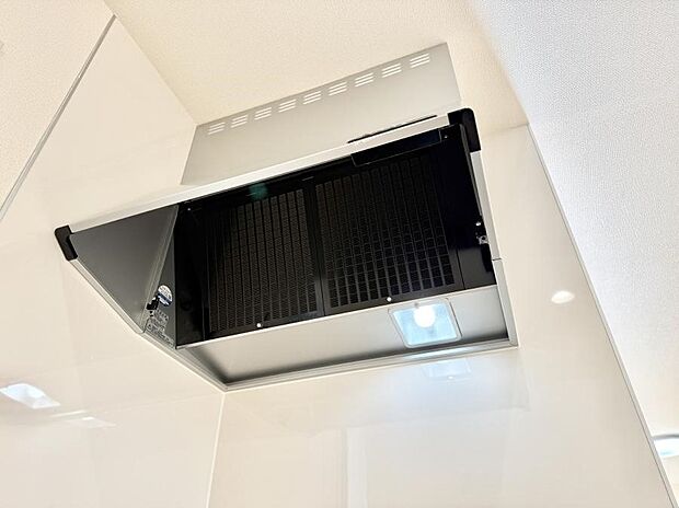 ■調理時の蒸気や匂いが換気扇に誘導され、効率的に排煙ができます。