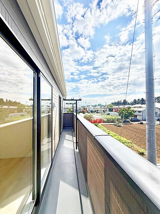 ■ 季節の移ろいを感じられる開放的な空間です