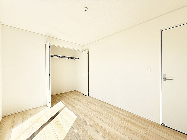 ■落ち着いた色合いのお部屋で穏やかな時間を楽しめます