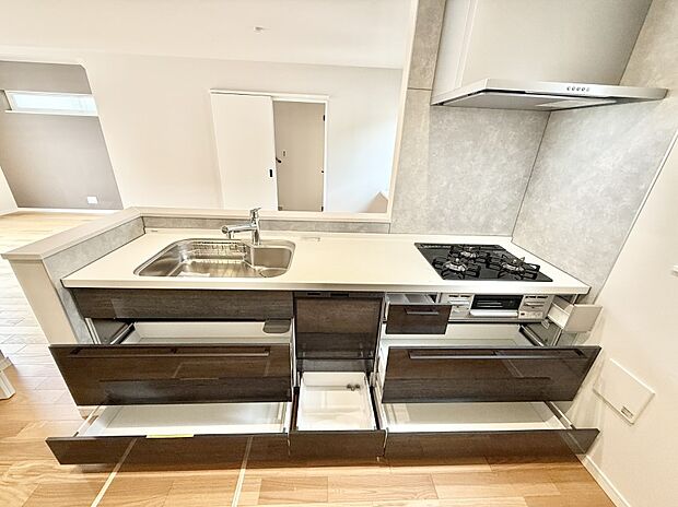 ■家族の絆を深める、温もりのあるキッチン