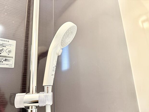 ■手元で簡単に止水できるため、水の無駄遣いを減らすことができます。