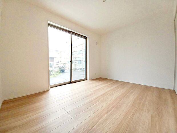 ■ 季節の移ろいを感じられる開放的な空間です