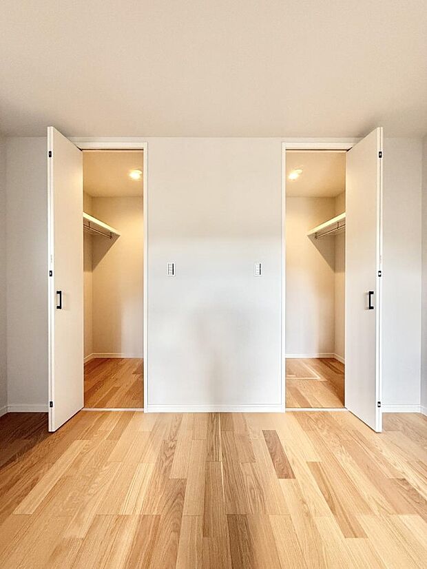 ■ご家族で使い分けて利用できる勝手の良いクローゼット