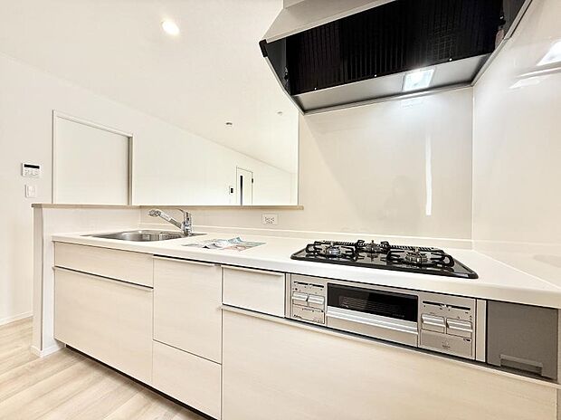 ■シンプルで美しく心地よい時間を生むキッチン空間