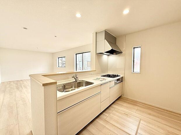 ■シンプルで機能的、毎日使いやすいキッチン