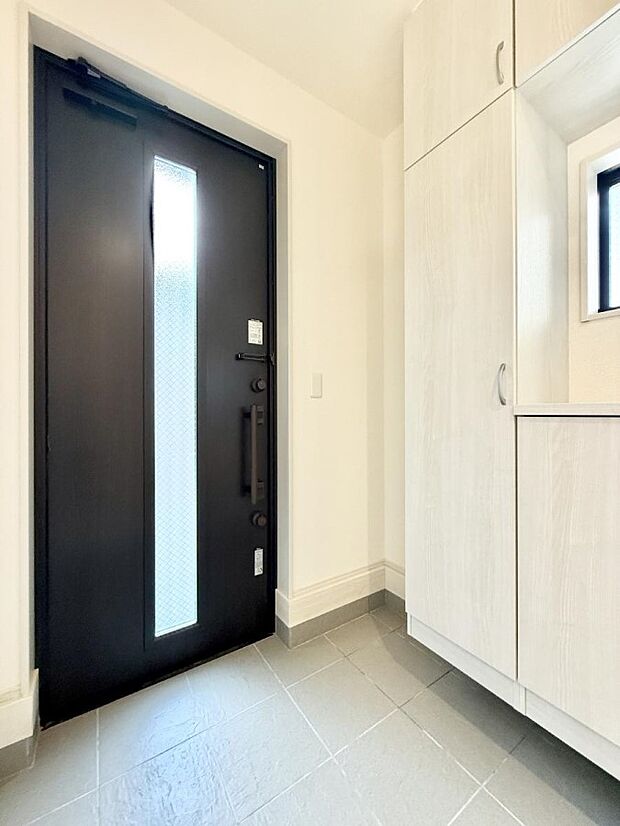 ■ 毎日を気持ちよく迎える、明るく温もりのある玄関