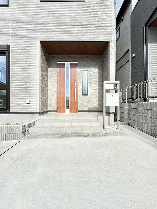 ■ 心地よい暮らしへとつながる、温かい玄関