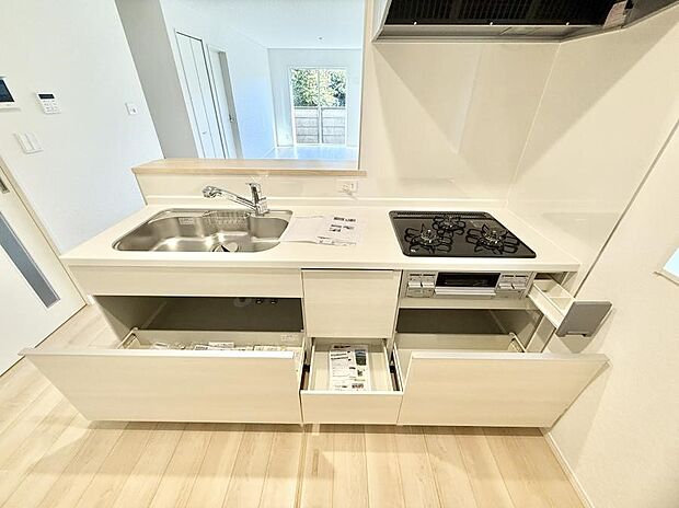 ■家族の絆を深める、温もりのあるキッチン