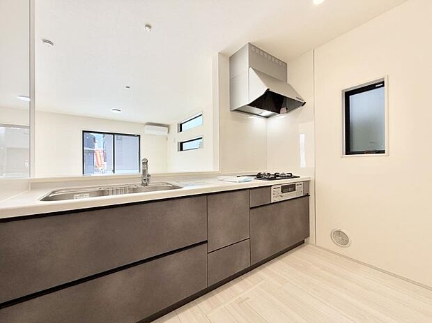 ■シンプルで機能的、毎日使いやすいキッチン