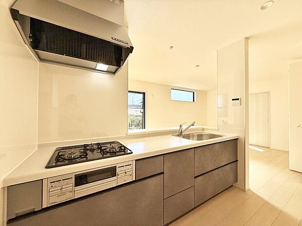 ■シンプルで機能的、毎日使いやすいキッチン