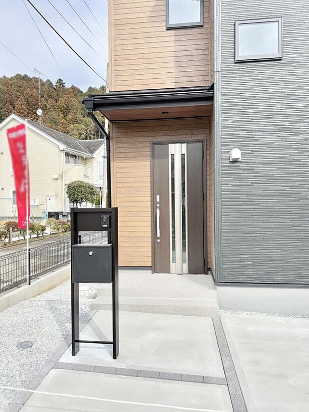 1号棟 ■ シンプルで美しく、住まいの第一印象を彩る玄関です