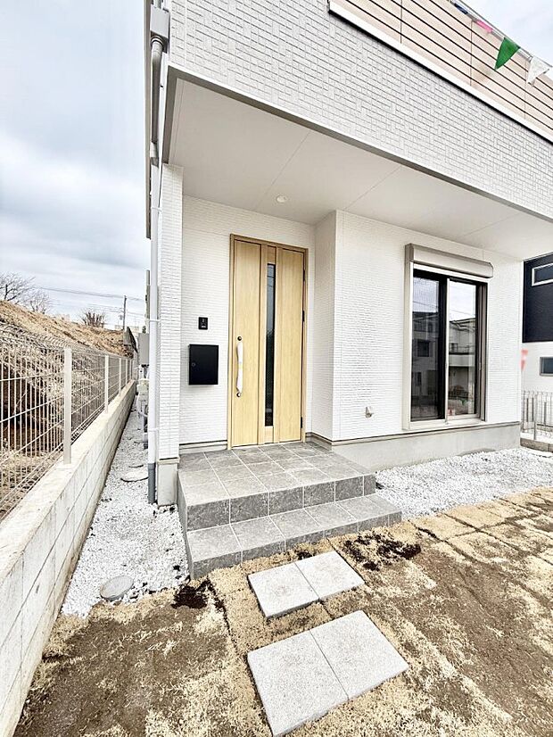 ■ 心地よい暮らしへとつながる、温かい玄関