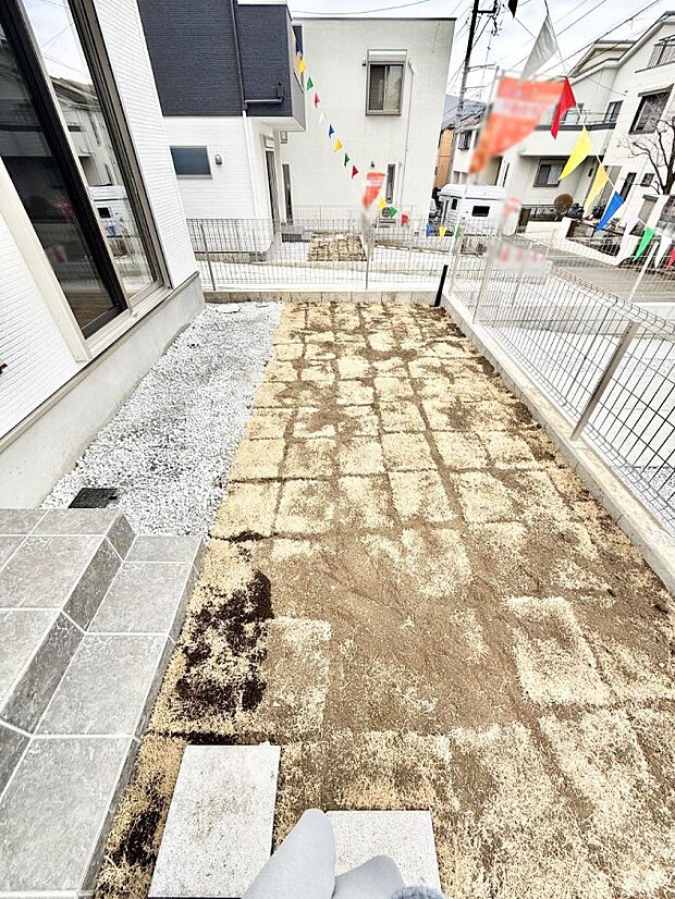 ■敷地内にゆとりある緑のスペースがあり、穏やかな雰囲気です