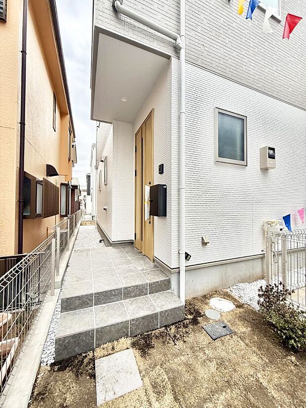 ■ 家族とゲストをやさしく迎える、心温まる玄関