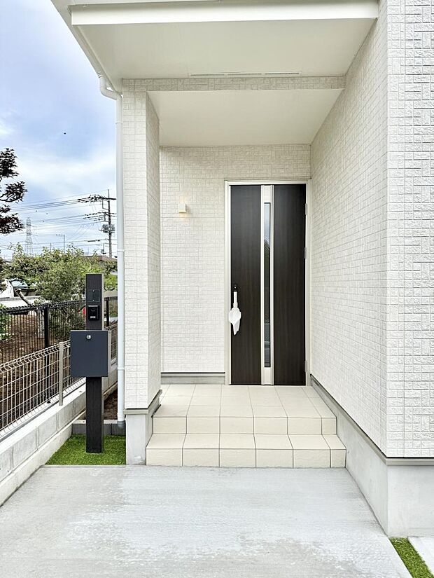 ■ 心地よい暮らしへとつながる、温かい玄関