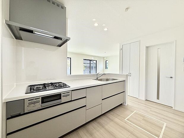 ■シンプルで機能的、毎日使いやすいキッチン