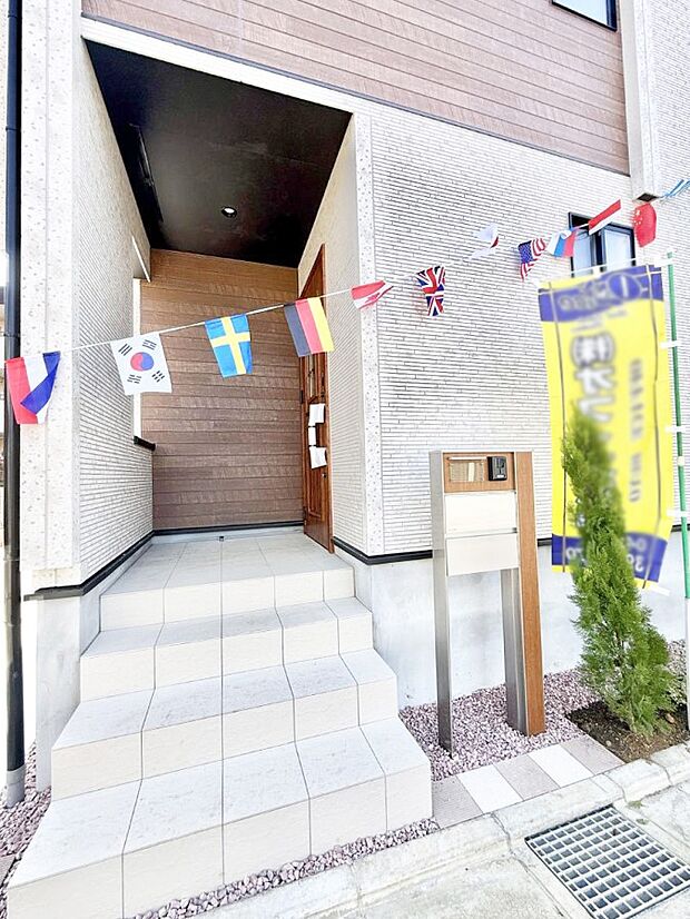 ■ 家族とゲストをやさしく迎える、心温まる玄関