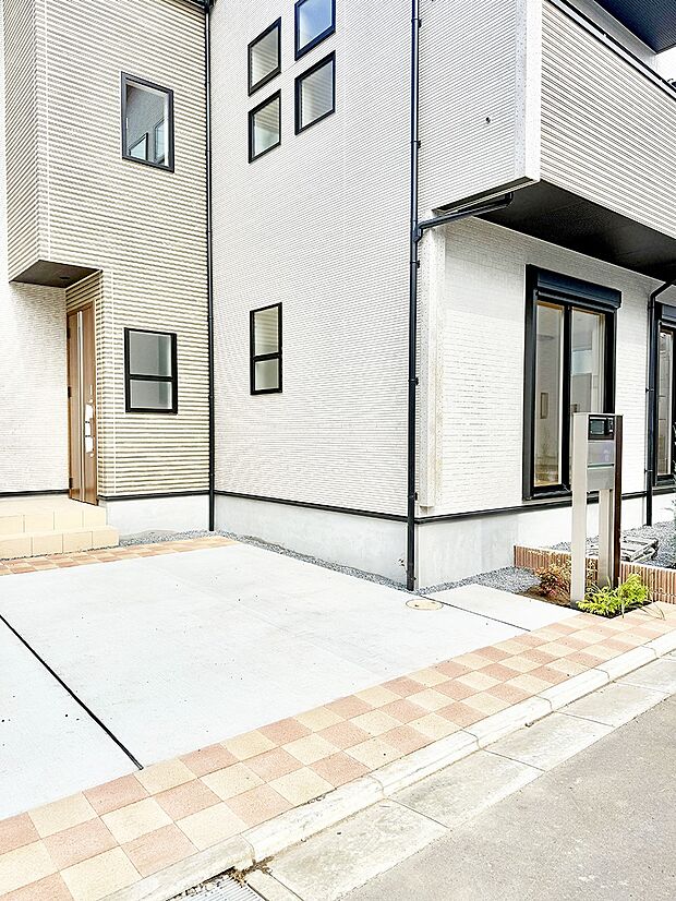 ■ シンプルで美しく、住まいの第一印象を彩る玄関です