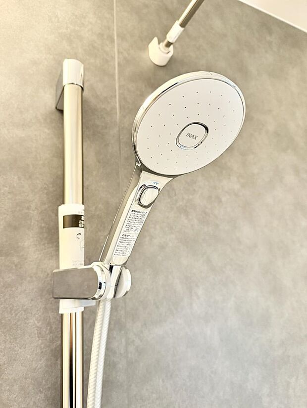 ■手元で簡単に止水できるため、水の無駄遣いを減らすことができます。