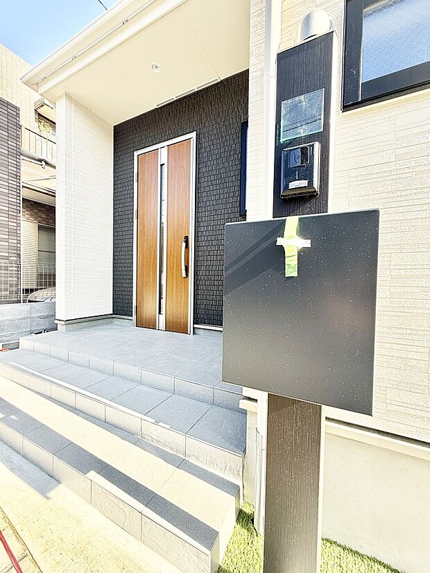 ■ 心地よい暮らしへとつながる、温かい玄関