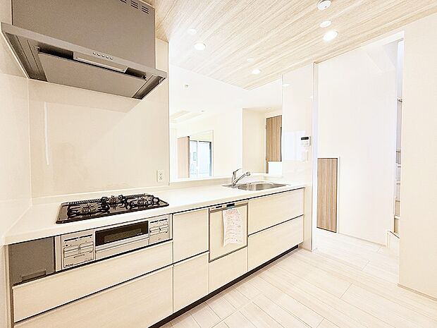 ■シンプルで機能的、毎日使いやすいキッチン