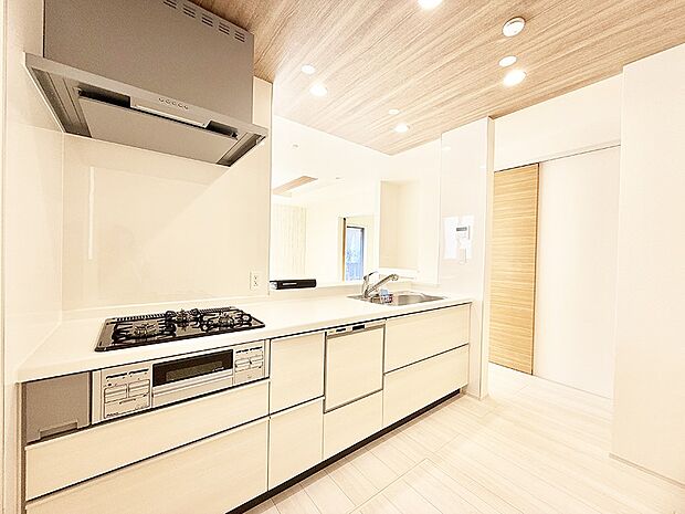 ■シンプルで機能的、毎日使いやすいキッチン