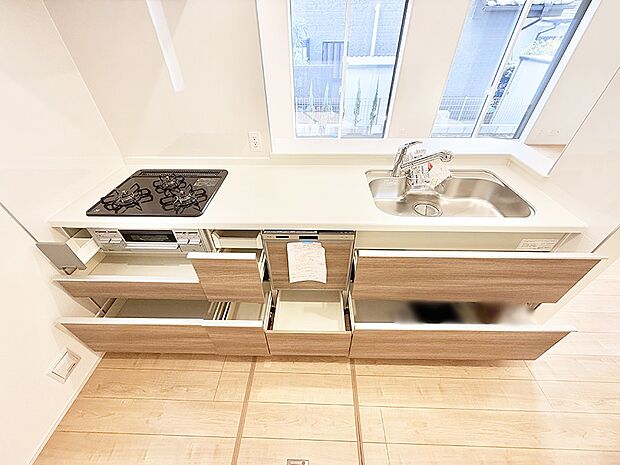 ■シンプルで機能的、毎日使いやすいキッチン