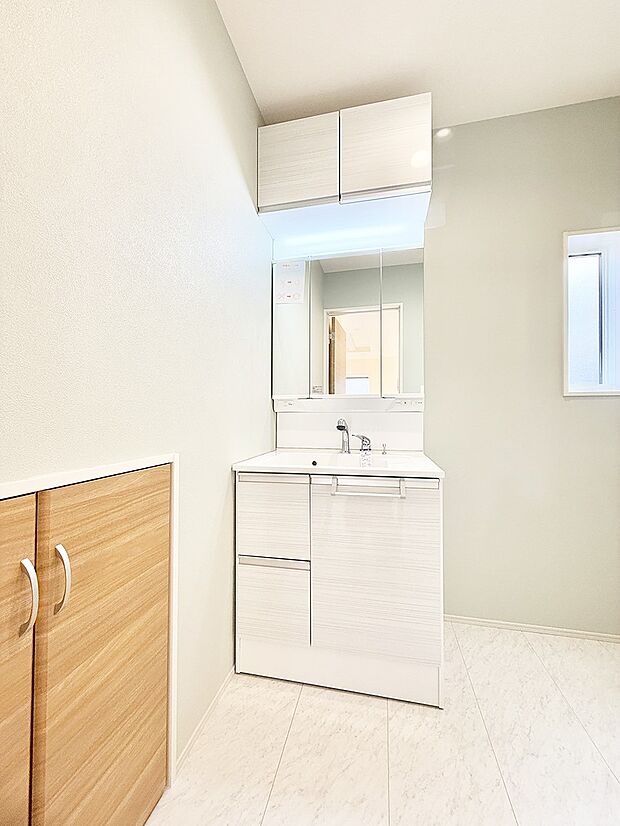 ■明るい洗面所は毎朝の歯磨きも楽しくできちゃいそうです♪