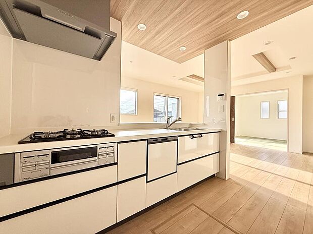 ■シンプルで美しく心地よい時間を生むキッチン空間