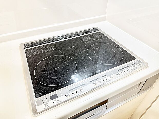 ■IHクッキングヒータはキッチン周りがアツくならずお手入れ楽ちん