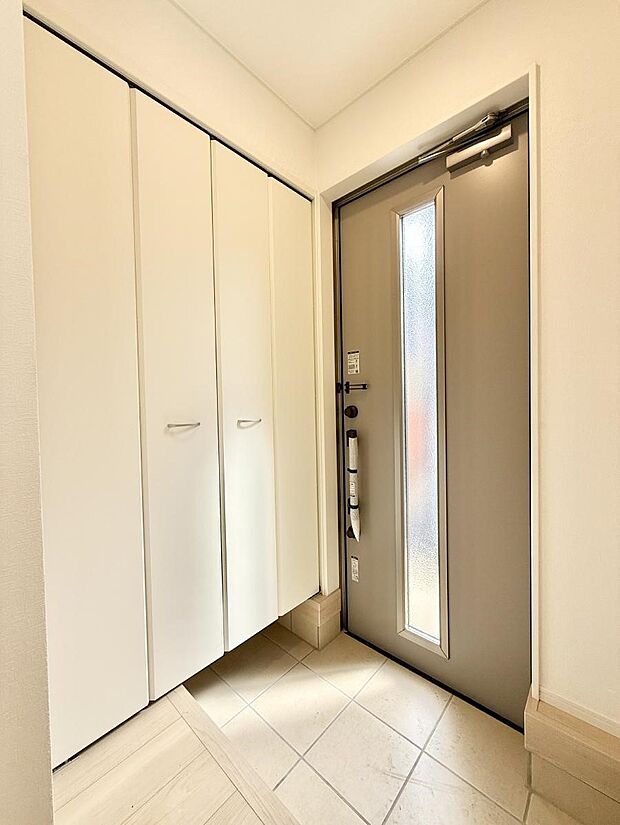 ■ 毎日を気持ちよく迎える、明るく温もりのある玄関