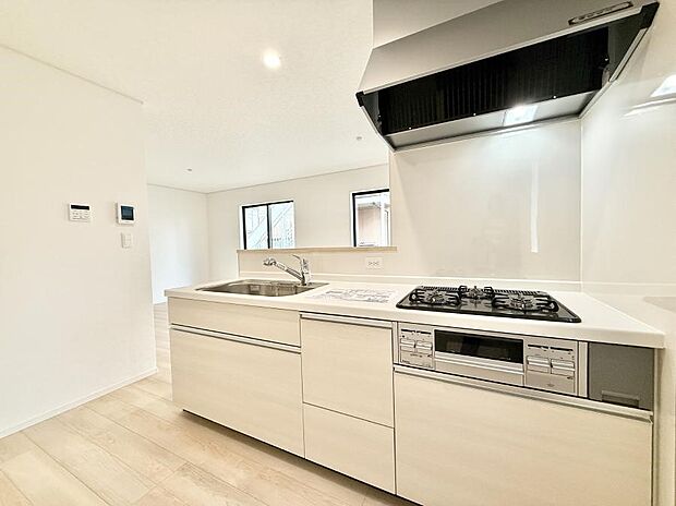 ■シンプルで機能的、毎日使いやすいキッチン