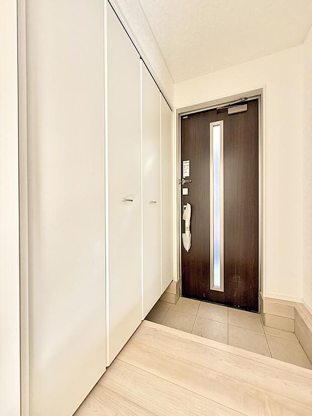 ■ 毎日を気持ちよく迎える、明るく温もりのある玄関