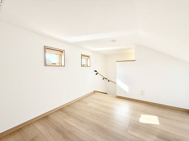 ■普段使わないものは屋根裏収納へ