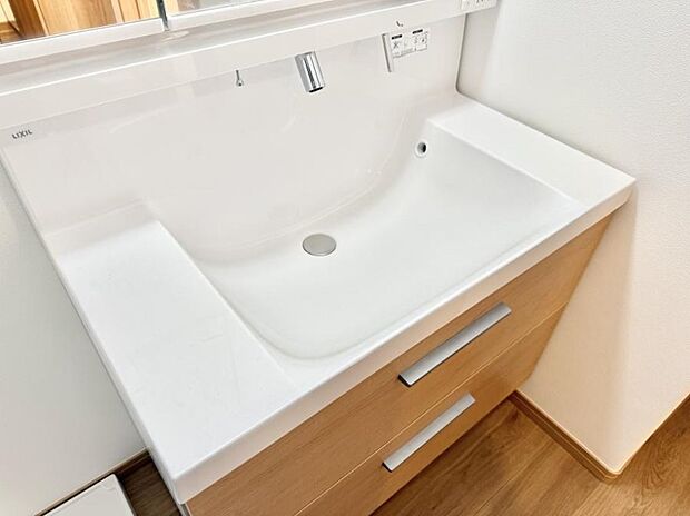 ■手洗いや顔を洗う時も快適に使える便利なシャワー